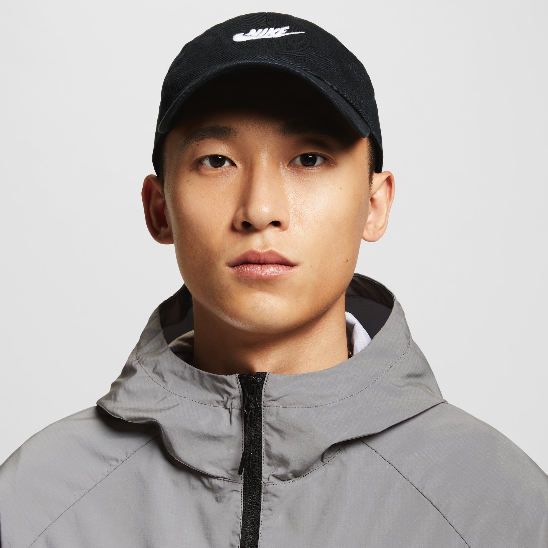 Nike Tech Woven Flash Jacket Reflect Asia Sizing 'Silver Black' FZ7586-035