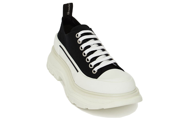 (WMNS) Alexander McQueen Tread Slick Low Lace Up 'Black White' 611705W4L321070
