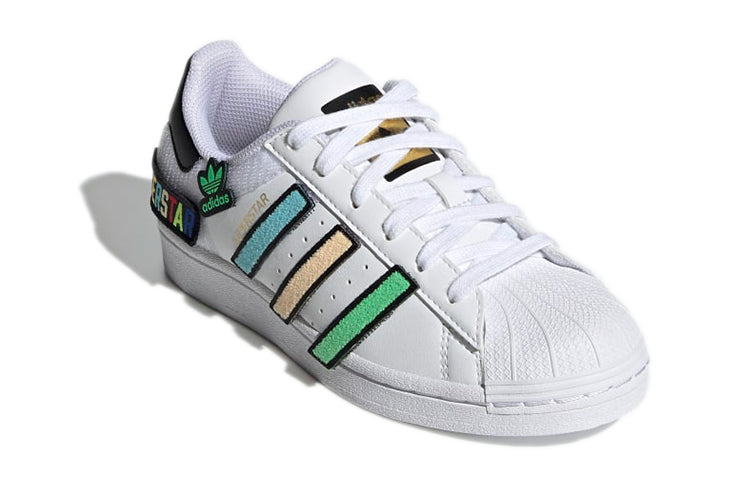 (GS) adidas Superstar 'Patches' Q47342