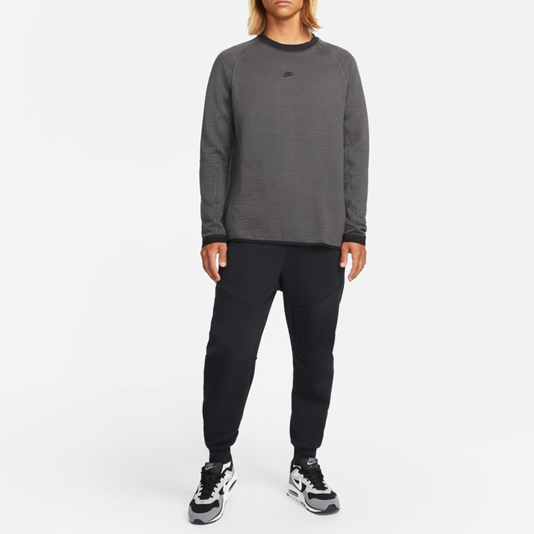Nike Solid Color Embroidered Logo Round Neck Pullover Stay Warm Long Sleeves Coal Black DD6631-060