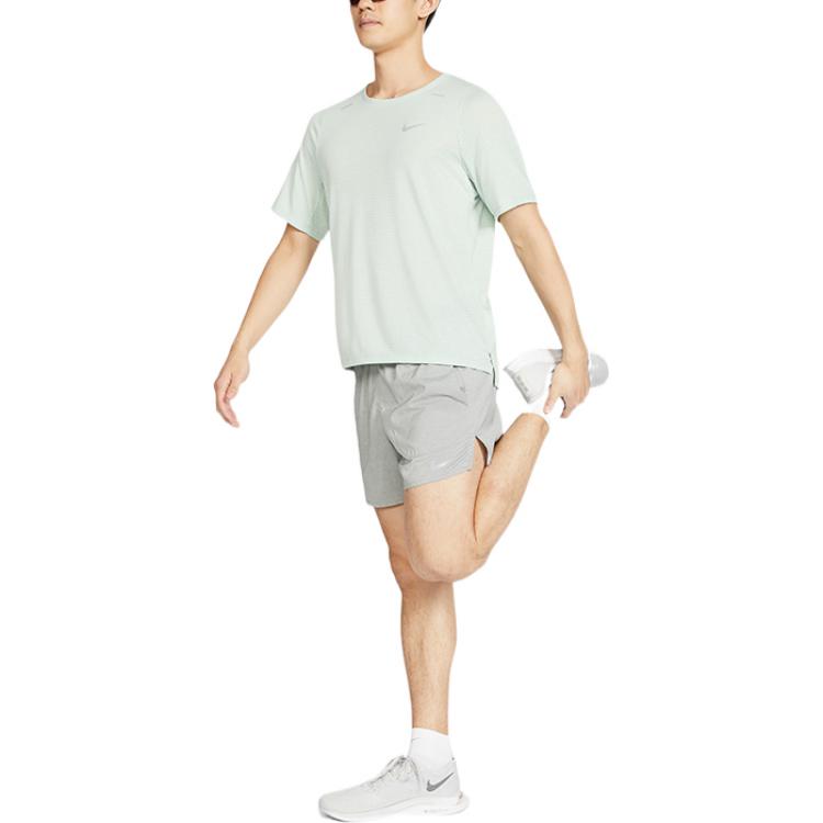 Men's Nike Training Quick Dry Solid Color Sports Short Sleeve Light Green T-Shirt DD1535-321