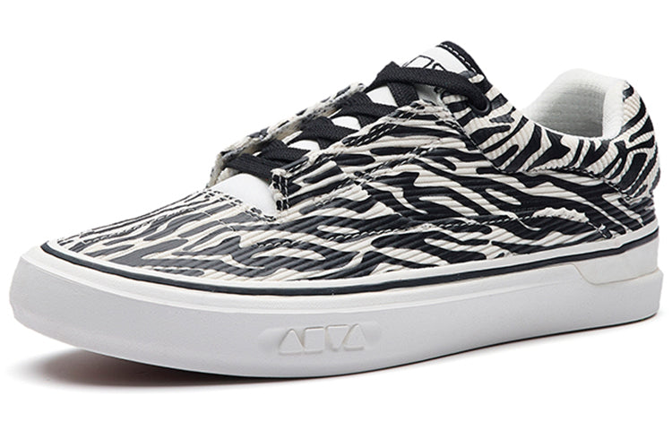 (WMNS) ANTA MD Skate Shoes 'Black White' 122238013-3