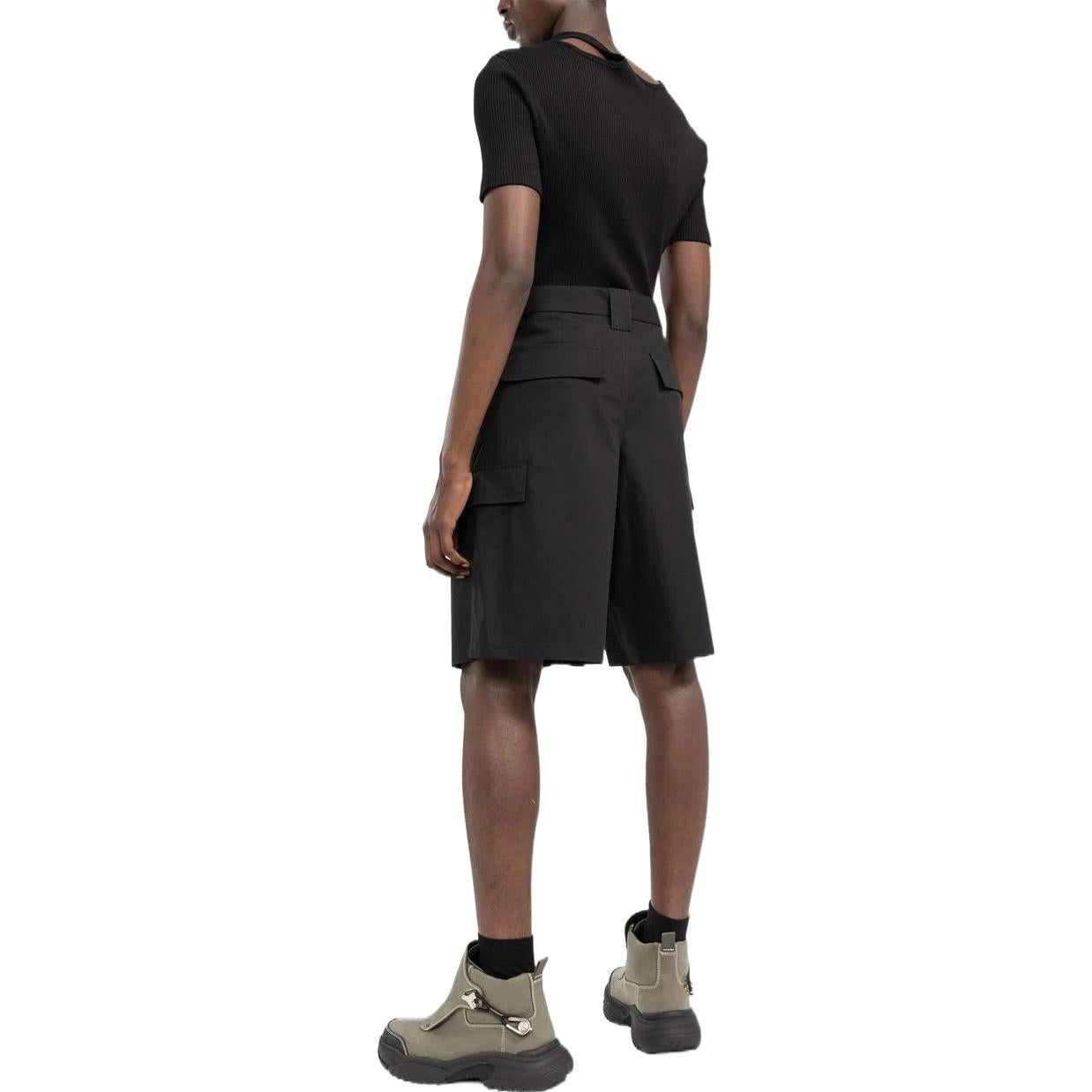 Men's Off-White SS22 Solid Color Buckle Big Pocket Cargo Straight Shorts Loose Fit Black OMCB059C99FAB00110001000