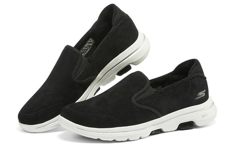 (WMNS) Skechers Go Walk 5 'Black White' 896045-BKW