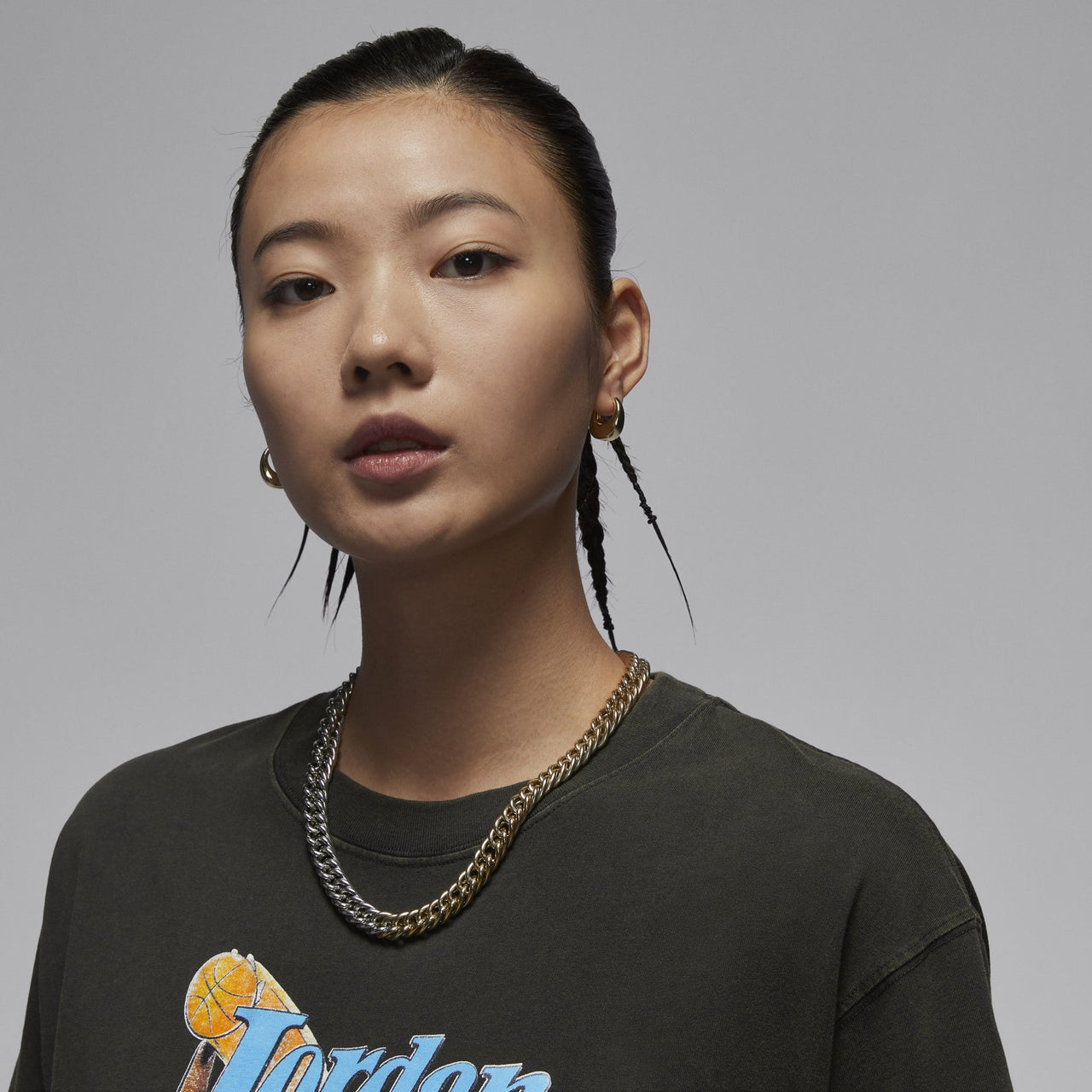 (WMNS) Air Jordan Graphic T-shirt Asia Sizing 'Black' FV7123-045