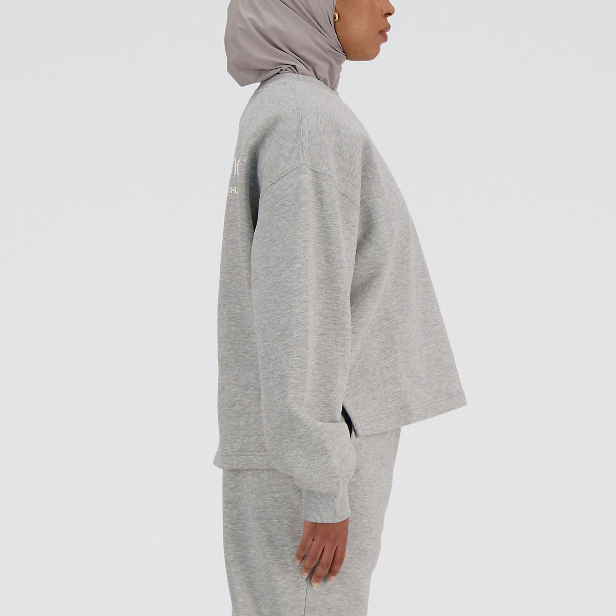 (WMNS) New Balance Linear Heritage Brushed Back Fleece Crewneck Sweatshirt Asia Sizing 'Grey' WT33532-AG