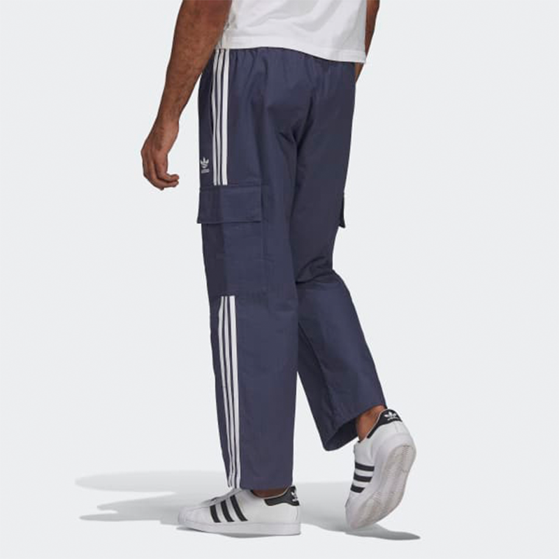 adidas originals Logo HB9473