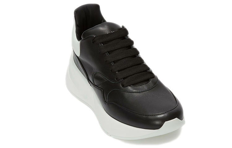 Alexander McQueen Oversized Runner 'Black White' 575425WHRU31070