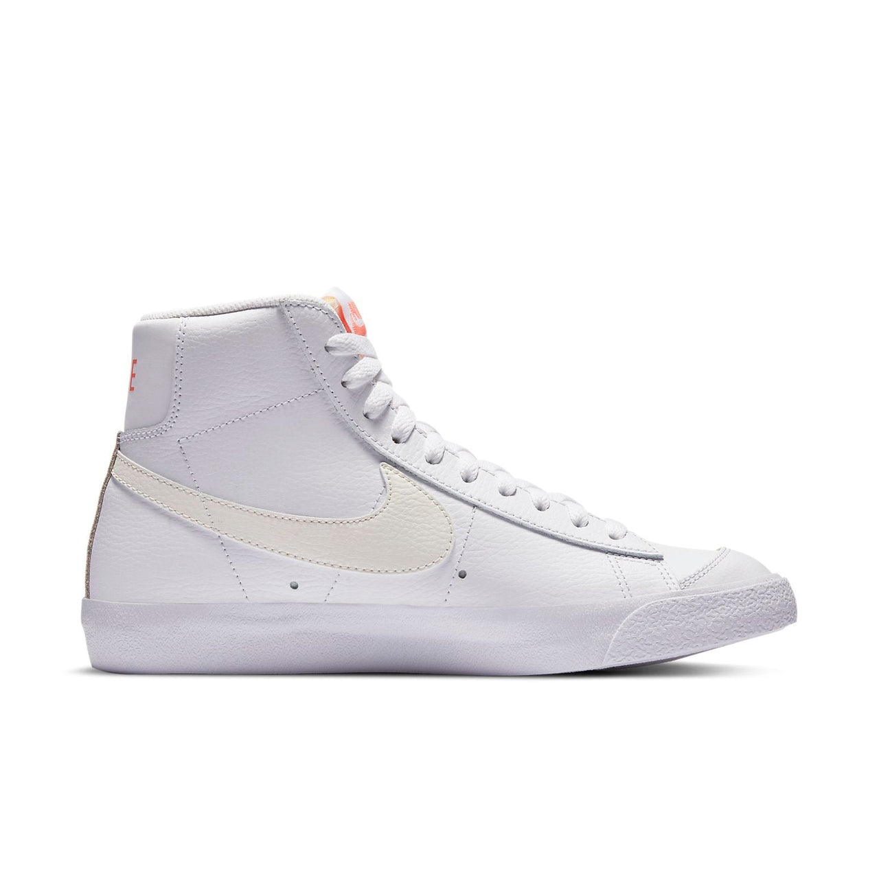 (WMNS) Nike Blazer Mid '77 Vintage 'Gold Emblem' DC1421-100