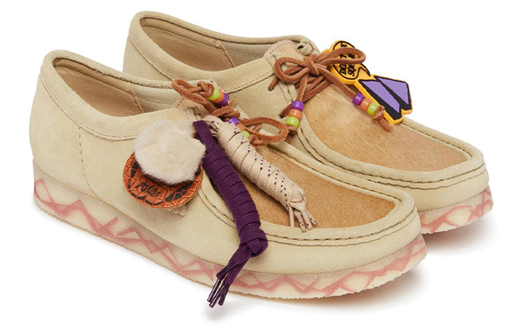 (WMNS) Clarks x Aries Wallabee 'Maple Combination' 26172454