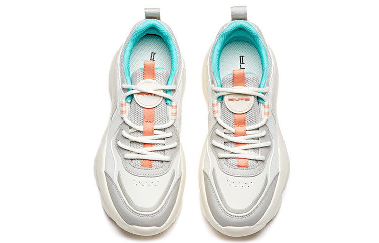 (WMNS) ANTA Life Series Sneakers 'Grey White' 122018886-1