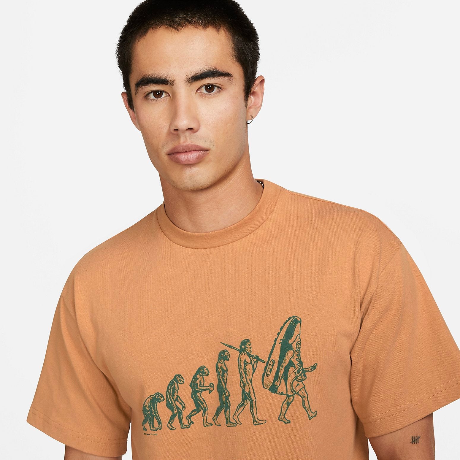 Nike Sneaker Evolution Short-Sleeve Tee 'Tan' FN4255-200