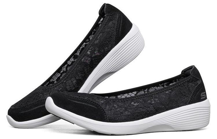(WMNS) Skechers Arya Slip-on Shoes Black/White 66666292-BKW