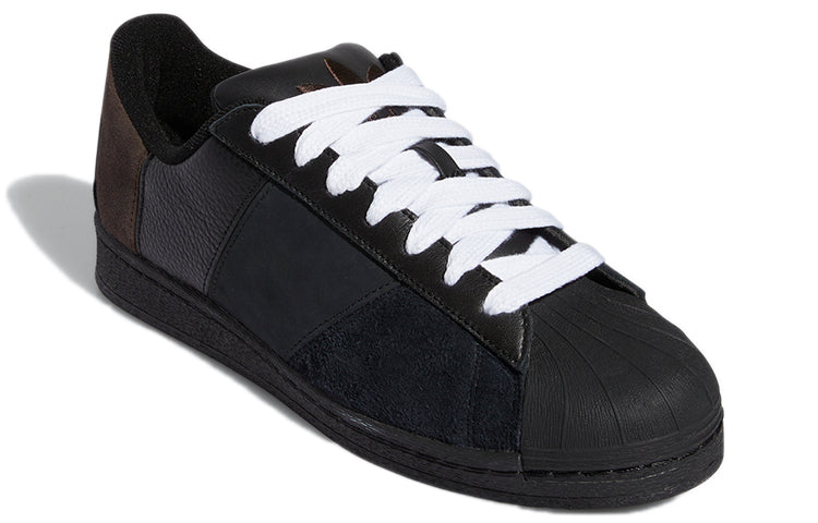 adidas originals Unisex Superstar 82 Panel Low-Top Sneakers Black GW0775