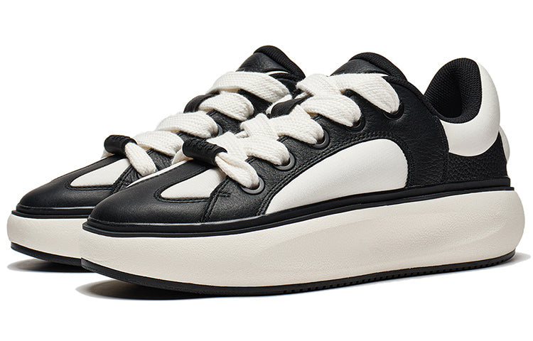 (WMNS) Li-Ning YunYou C4D 'Black White' AZGT090-2