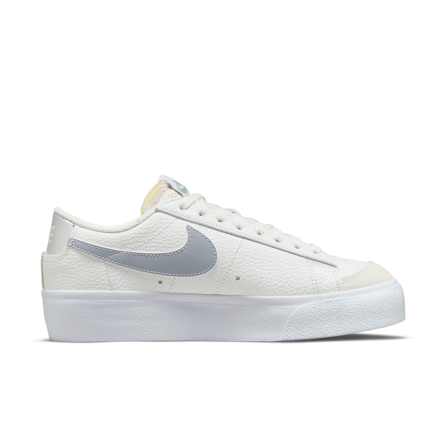 (WMNS) Nike Blazer Low Platform Low-Top Sneakers White/Grey DQ0853-100