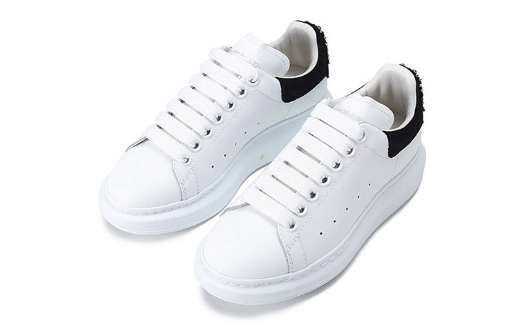 (WMNS) Alexander McQueen Oversized Shoes 'Off White Black' 667238WIAF29061