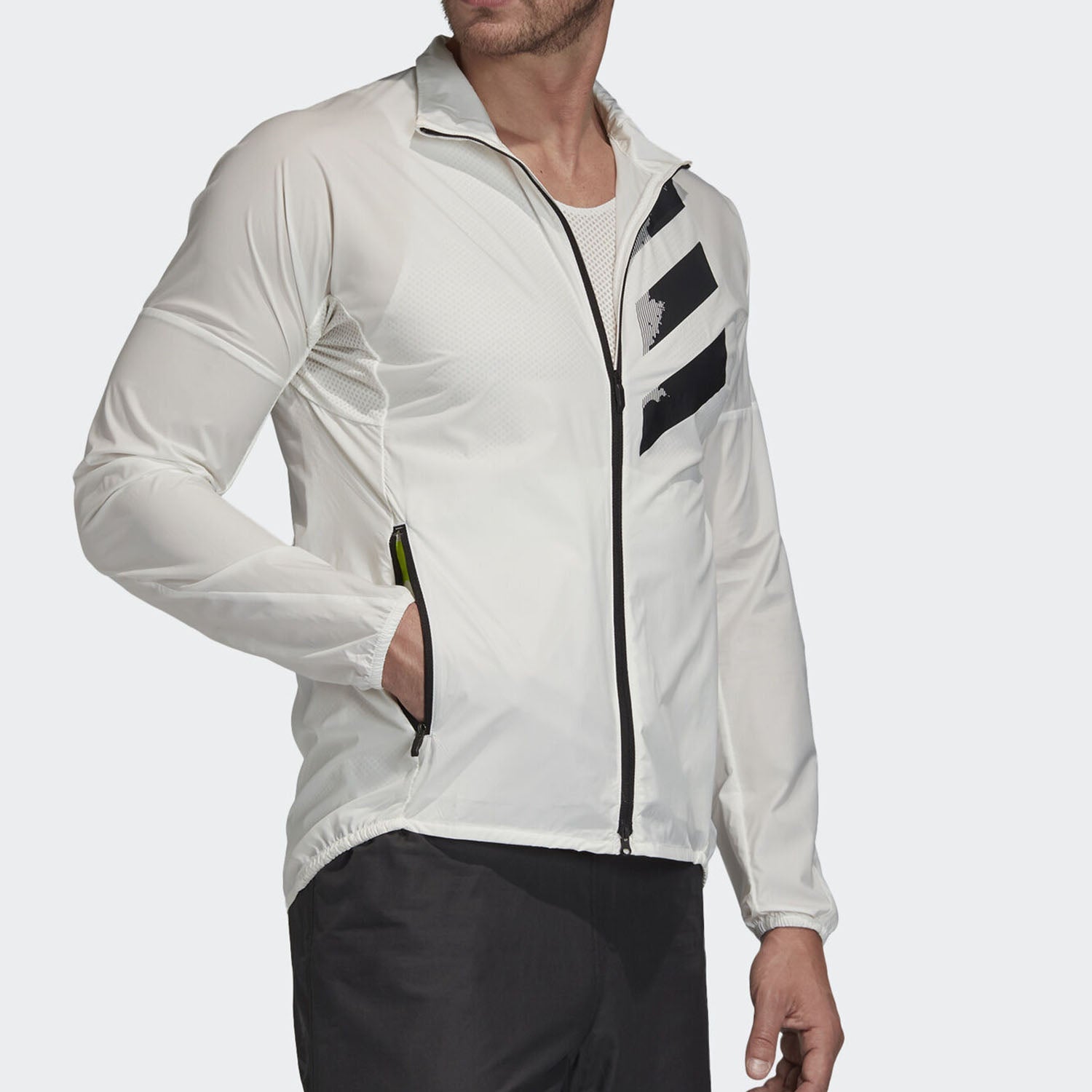 Men's adidas Terrex Outdoor Sports Thin And Light Breathable Logo Jacket Creamy White FJ9461