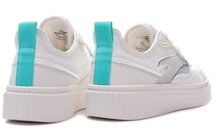 (WMNS) ANTA Life Series Sneakers 'White Green' 122038063-1