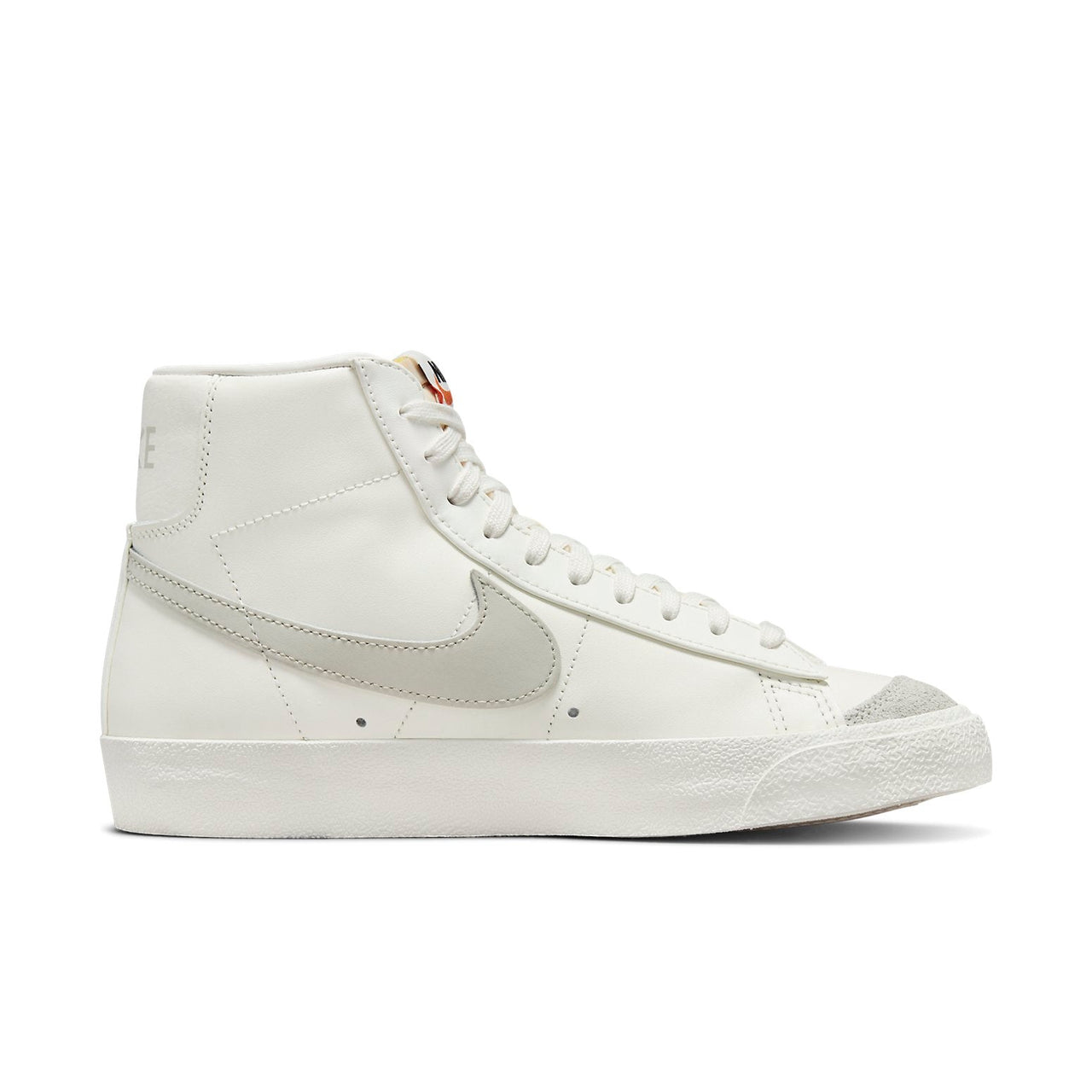 (WMNS) Nike Blazer Mid '77 Vintage 'Sail Light Bone' CZ1055-120