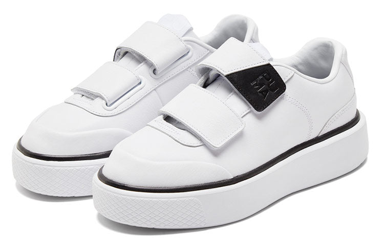 (WMNS) PUMA Oslo Maja Infuse Casual Board Shoes Black/White 375406-02