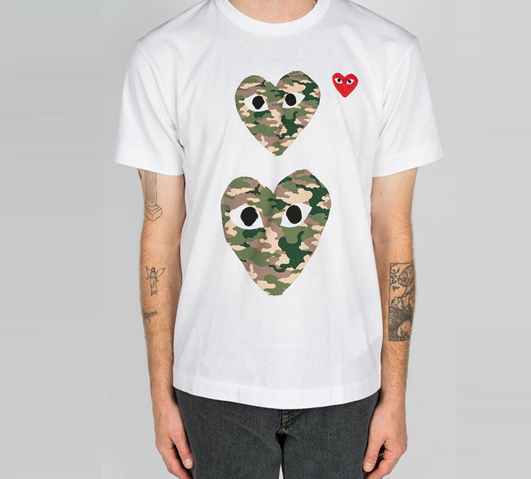 COMME des GARCONS PLAY Camouflage Two Heats Logo Tee 'White' AZ-T246-051-1