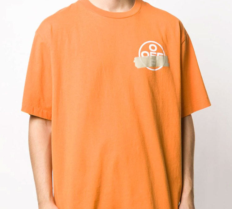 Men's Off-White Bronzing Arrow Rubber Strap Patch Short Sleeve T-Shirt OMAA038R201850021948