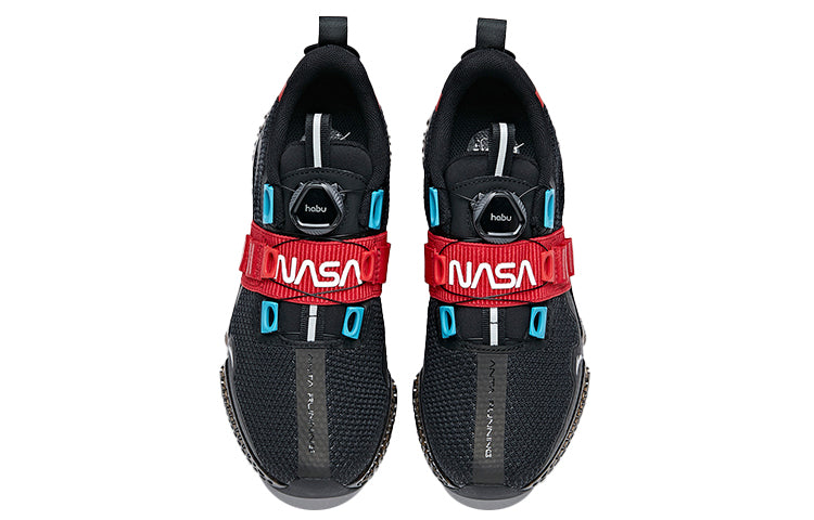 (WMNS) ANTA Running Low 'Black Red' 122015590-4