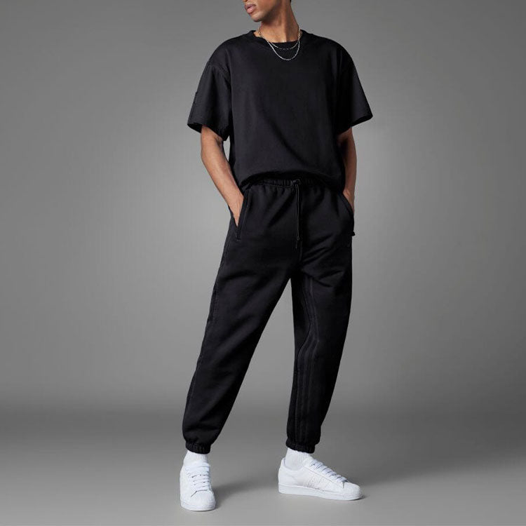 adidas originals Logo HM6489