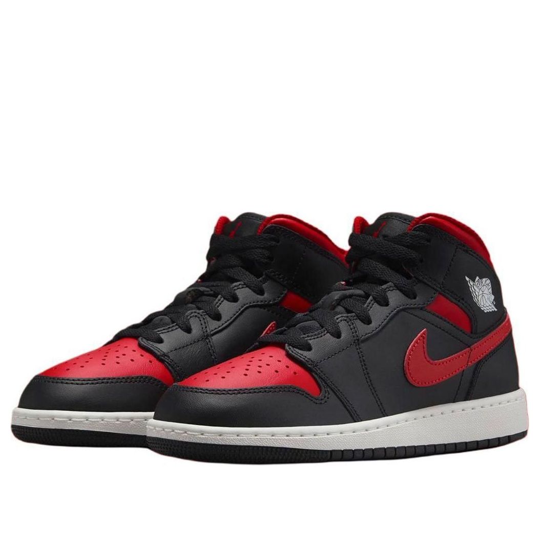 Air Jordan 1 Mid 'Bred' DQ8426-067