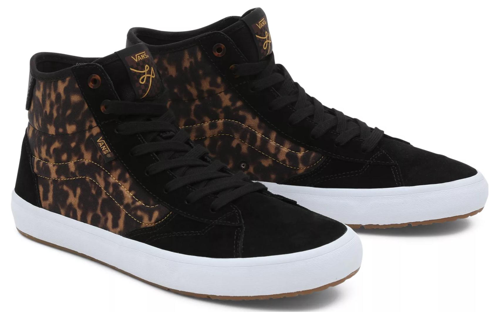 The LIZZIE x Vans VN0A4BX1YI5