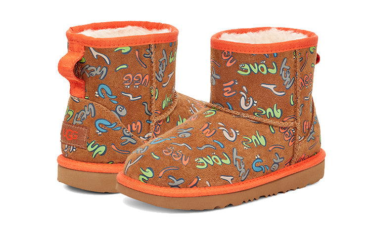 UGG Classic Mini Graffiti Fleece Lined Big Boys Brown 1103615K-CHE