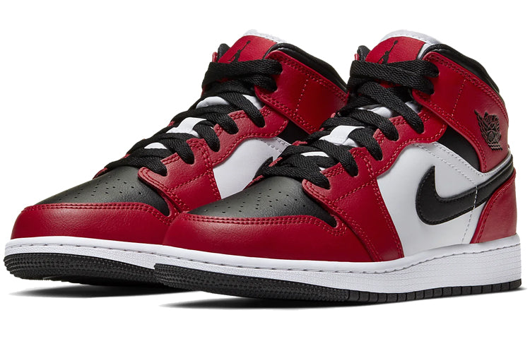 (GS) Air Jordan 1 Mid 'Chicago Black Toe' 554725-069