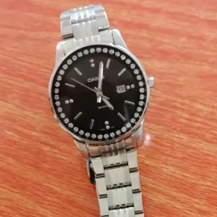CASIO STANDARDSeries Quartzes Golden/ Black Analog LTP-1358D-1A