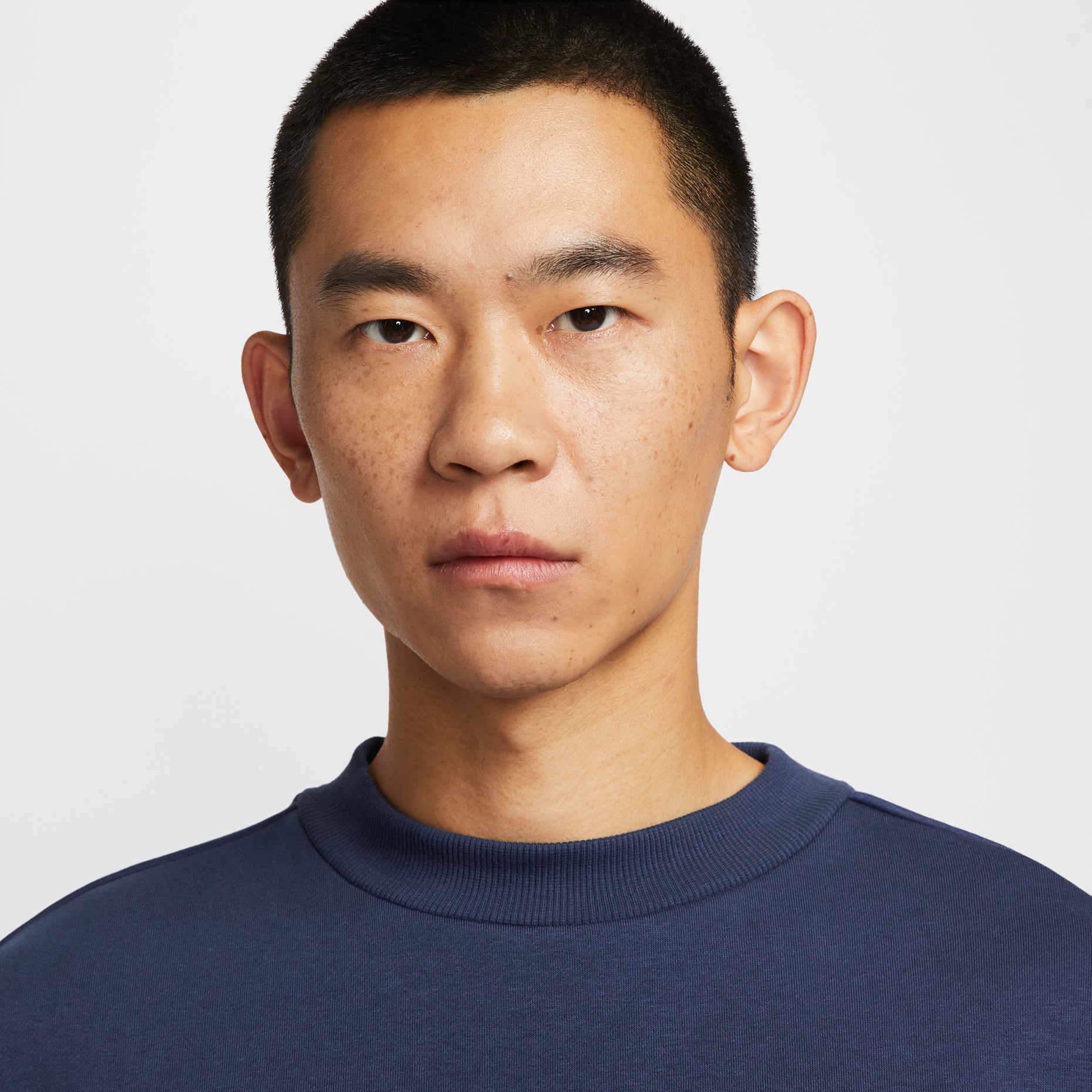 Nike Standard Issue Therma-FIT Brushed Crew 'Midnight Navy' IR0107-410