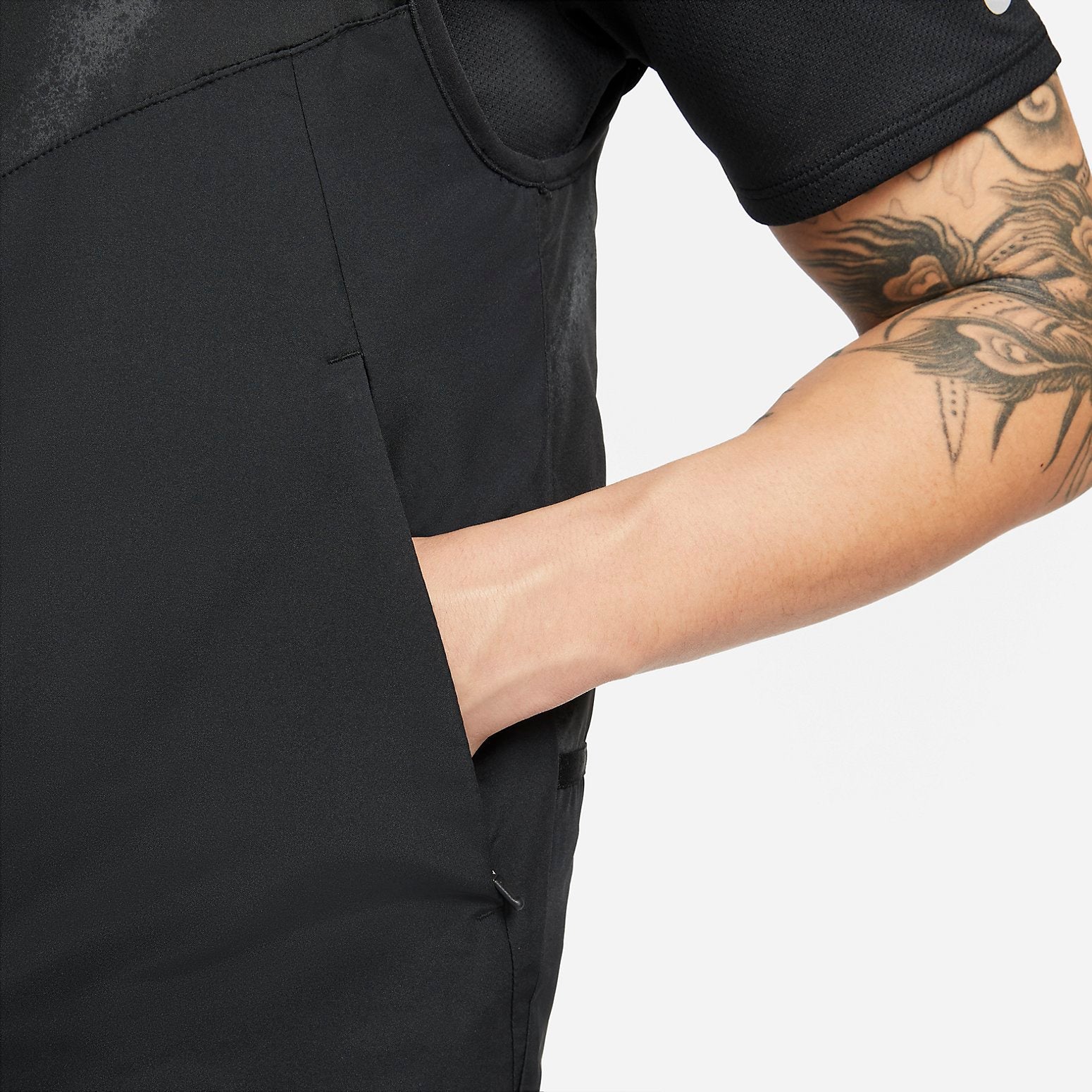 Nike Aero Layer Wild Run Reversible Repel T-Shirt 'Black' DD6208-010