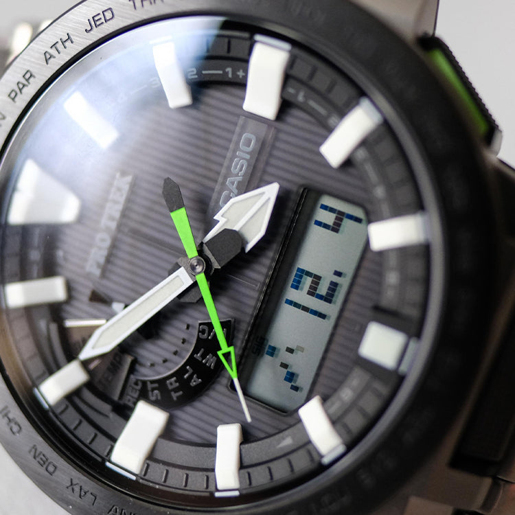 CASIO Male PRO TREK Japan / South Korea Fashion Sapphire Crystal Mens Black Analog PRX-8000T-7BDR