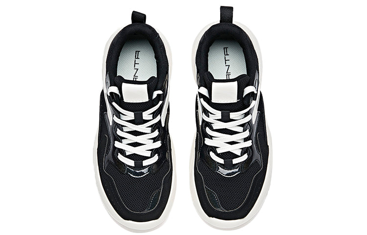 (WMNS) ANTA Life Series Sneakers 'Black White' 122028887-3