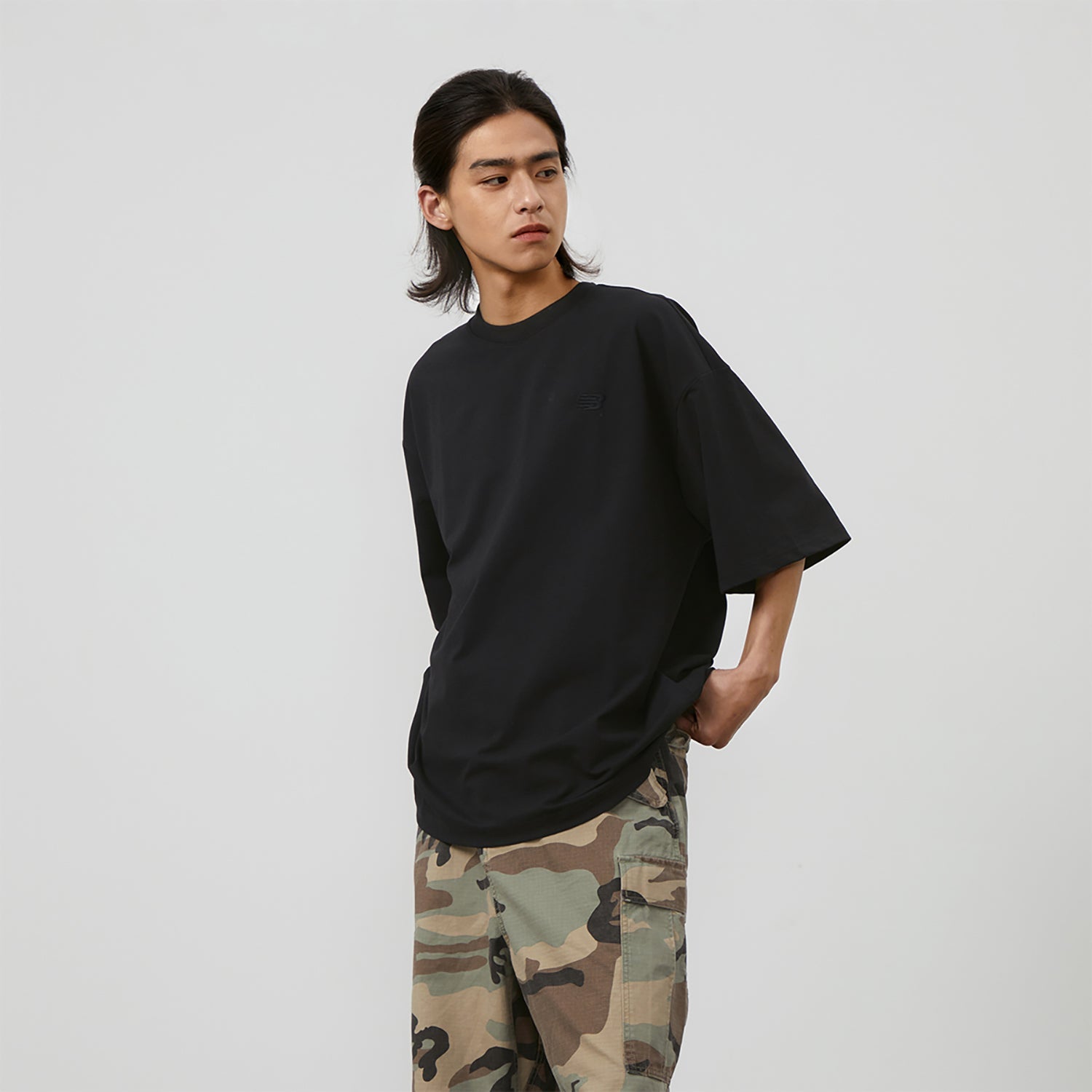 New Balance Linear Heritage Brushed Back Jersey Oversized T-Shirt Asia Sizing 'Black' AMT42335-BK