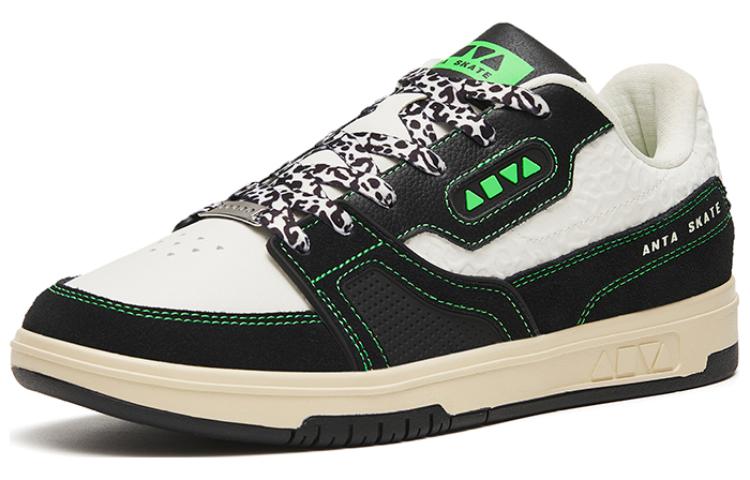 (WMNS) ANTA A-Shock Low 'Black White Green' 122248090S-1