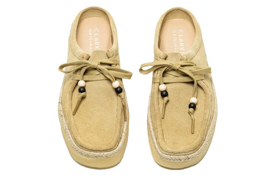 (WMNS) Clarks Wallabeecup Lo Suede 'Maple' 26164431