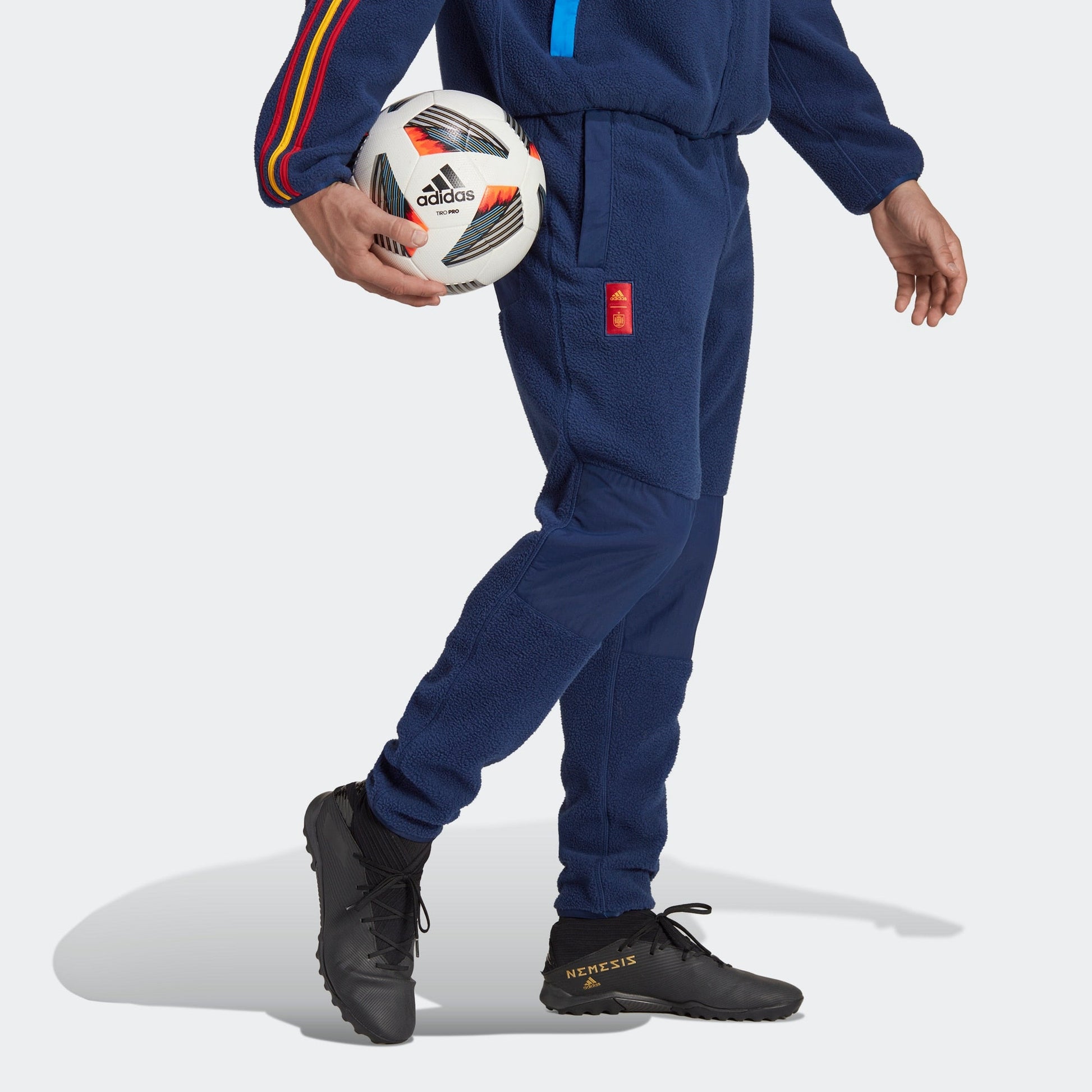 adidas Logo HE8918