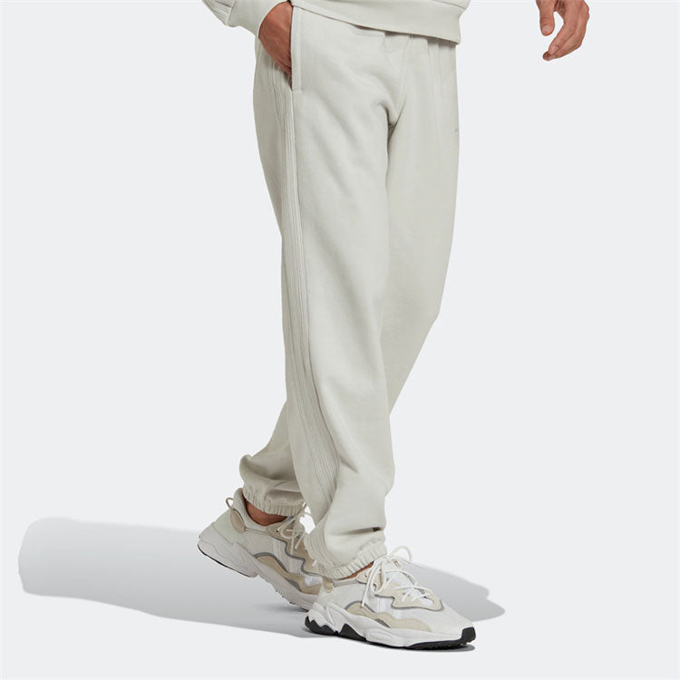 adidas Logo HK2728
