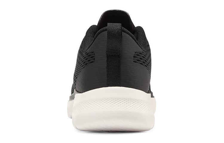 (WMNS) Skechers Go Walk 6 Low-tops Sport Shoes Black/White 124512-BKW