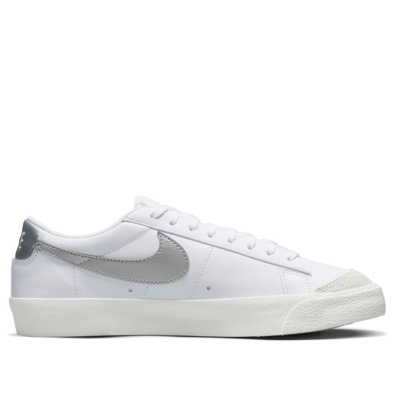 (WMNS) Nike Blazer Low '77 'White Metallic Silver' DC4769-113