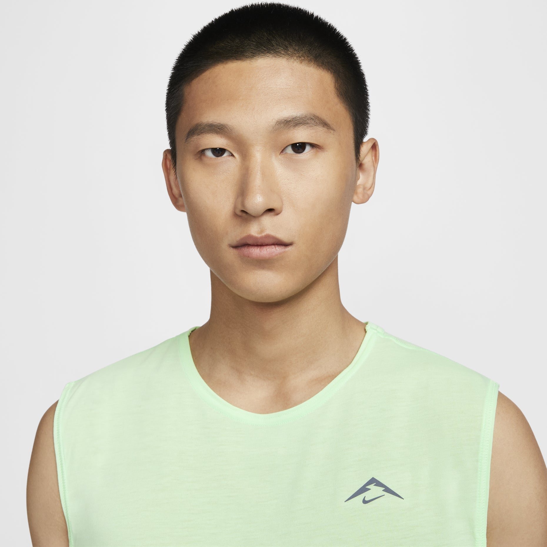 Nike Dri-FIT Solar Chase Sleeveless T-Shirt 'Green' FN3310-376