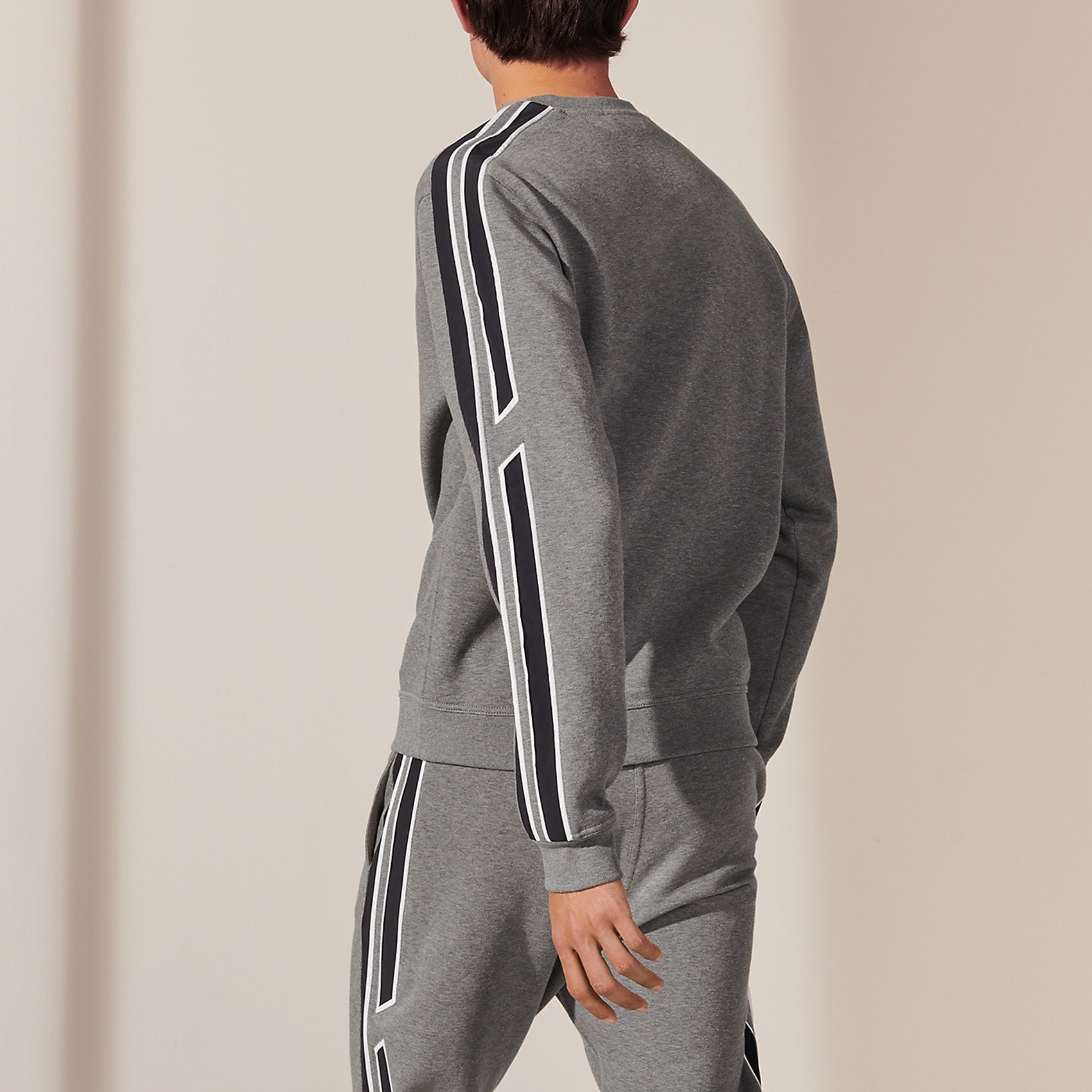 Men's HERMES FW21 Shoulder Stripe Splicing Long Sleeves Round Neck Sports Gray H167515HA76