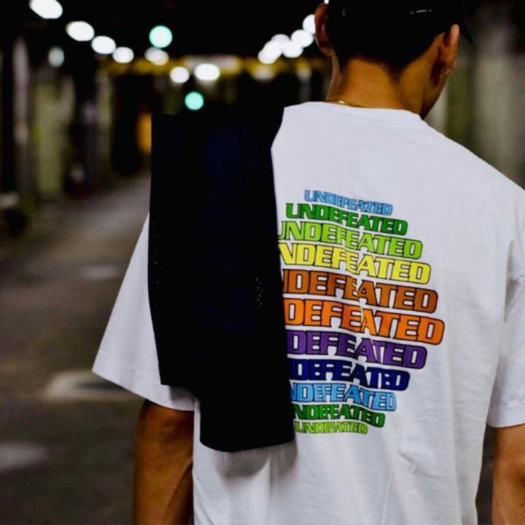 UNDEFEATED RETRO REPEAT S/S TEE Back Letter Applique Short-sleeve Tee Unisex White 80104-WHITE