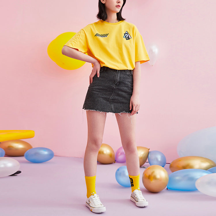 Li-Ning x Disney Crossover Sports Fashion Series Subject Cartoon Printing Loose Sports Short Sleeve Yellow AHSR586-3