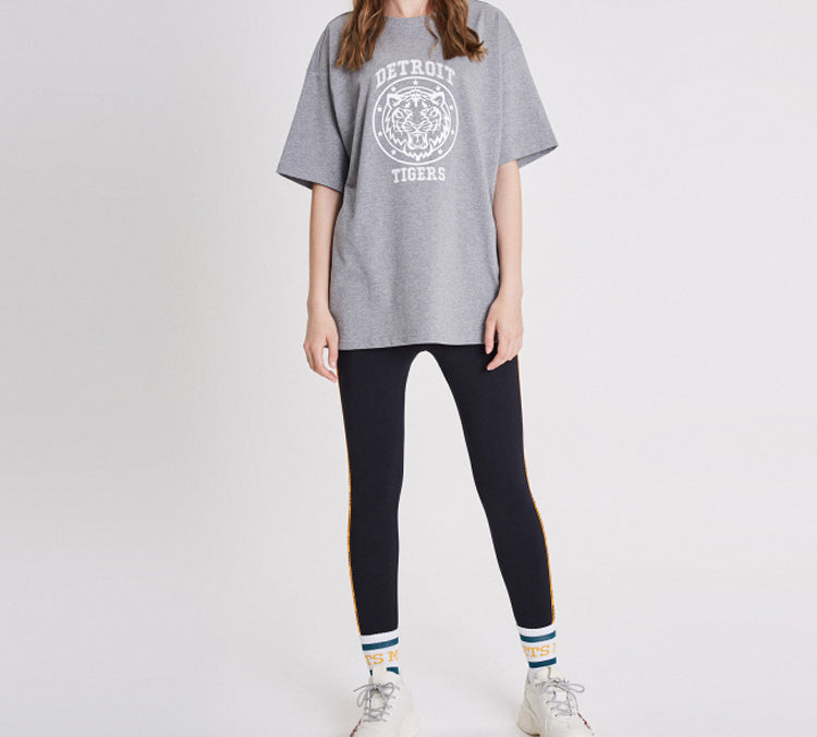 MLB Cartoon Series Detroit Tigers Printing Athleisure Casual Sports Round Neck Loose Short Sleeve Unisex Gray 31TSTL931-46M